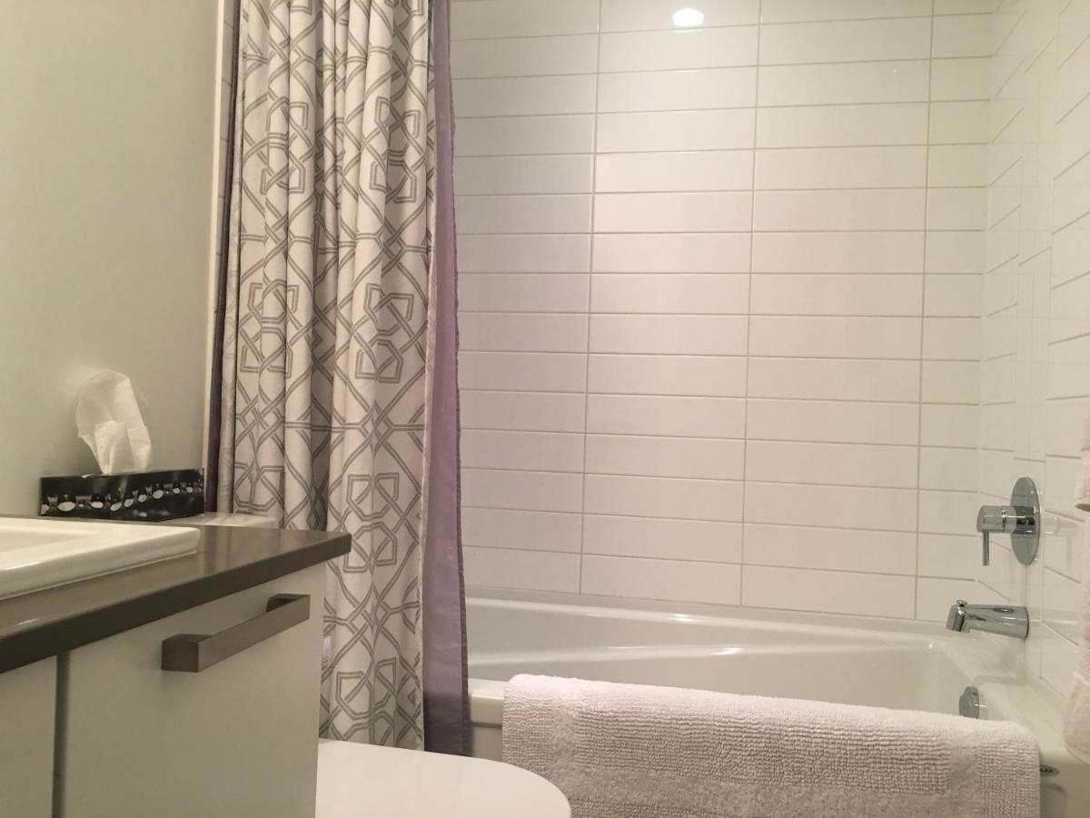 Downtown Heritage Condo With Parking Victoria Exterior foto